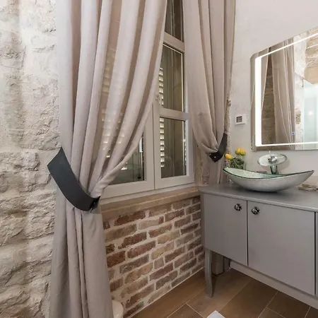 Palace - Design 4*