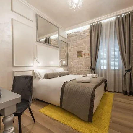 Gostinjska kuća Palace - Design 4*