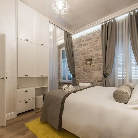 Penzion Palace - Design 4*